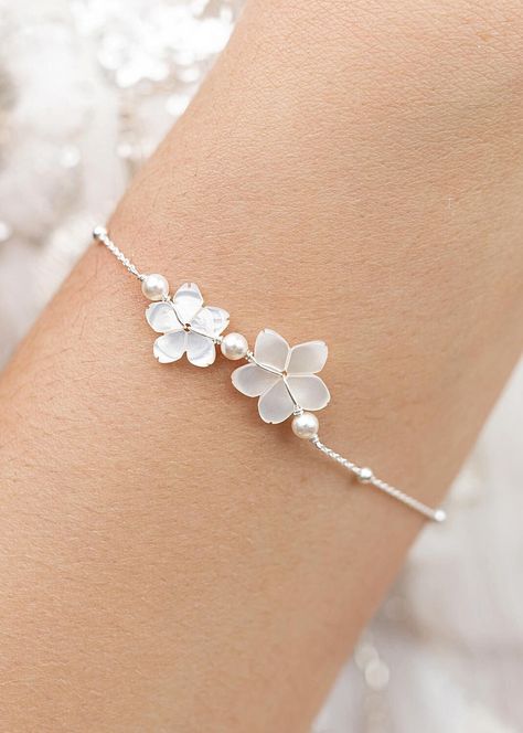 Boho Bridal Bracelet, Gardania, Flower Bridal Bracelet, Mother of Pearl Flower Bridal Bracelet, Boho Wedding Bracelet, Romantic Bride - Etsy Dainty Bridal Bracelet, Boho Wedding Bracelet, Wedding Dress For Short Women, Wedding Jewellry, Vintage Bridal Accessories, Cotton Dress Indian, Bridal Jewellery Earrings, Pearl Bracelet Wedding, Bridal Jewelry Necklace