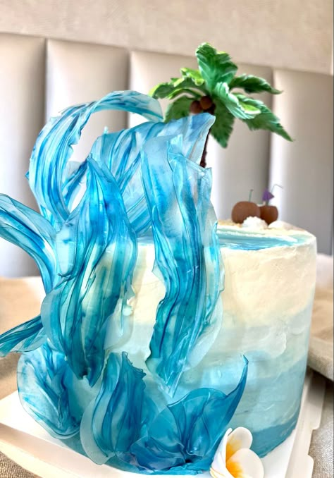 Rice Paper Waves Cake, Waves On Cake, Ocean Themed Cakes, Seaside Cake, Water Theme Birthday, Waves Cake, Scuba Cake, Gingerbread Competition, Water Cake