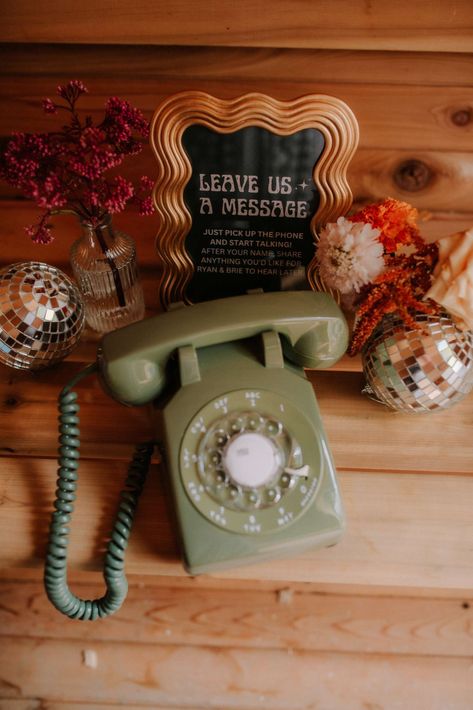 Retro Nostalgia Wedding at Home with a Rooftop Afterparty · Rock n Roll Bride Retro Wedding Ideas Vintage, 70s Wedding Theme Decor, Fleetwood Mac Wedding Theme, Vintage Rock And Roll Wedding, Classy Retro Wedding, Wedding Retro Vintage, Retro Country Wedding, Jazz Themed Wedding, 90s Themed Wedding