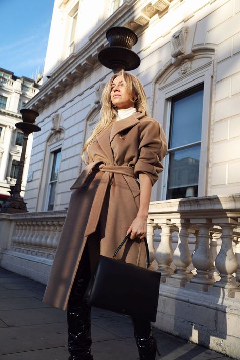 Coat Check Max Mara Madame Coat, Oversized Camel Coat, Coat Check, Max Mara Coat, Coat Street Style, Check Coat, Camel Coat, Coat Outfits, Street Style Looks