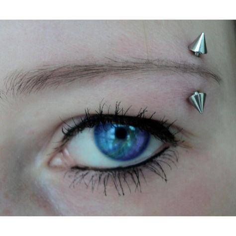 Wanting to get this done soon!!! eyebrow-piercing-20 Spiked Eyebrow Piercing, Eyebrow Piercing Spike, Vertical Eyebrow Piercing, Spike Eyebrow Piercing, Labret Vertical, Eyebrow Piercings, Eyebrow Piercing Jewelry, Eye Piercing, Arrow Heads