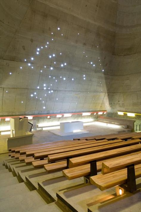 Le Corbusier Architecture, Galleries Architecture, Church Furniture, Cuban Art, Modern Church, Sacred Architecture, Church Interior, Religious Architecture, Antoni Gaudi