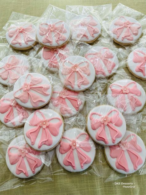 Pink Sweet 16 Theme Ideas, Bow Desserts, Coquette Party Favors, Couqutte Birthday Theme, Pink Bow Cookies, Coquette Themed Birthday Party, Coquette Themed Party, Pink Bow Party, Coquette Birthday Party Decorations