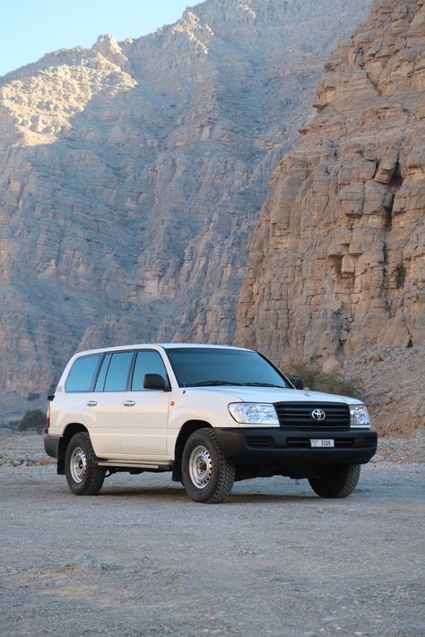 toyota land cruiser 100 series off road 4x4 Toyota 100 Series, Toyota Land Cruiser 100 Series, Land Cruiser 100 Series, Toyota Land Cruiser 100, Moto Car, 100 Series, Army Women, Ambulance, Toyota Land Cruiser