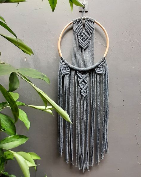 Simple Macrame Dream Catcher, Macrame Dream Catcher Diy Tutorials, Macrame Dream Catcher Diy, Simple Dream Catcher, Dream Catcher Macrame, Macrame Dreamcatcher, Boho Artwork, Simple Macrame, Macrame Dream Catcher