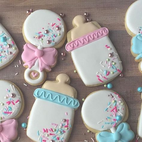 Baby Sprinkle Cookies Girl, Sprinkled With Love Cookies, Sprinkle Shower Cookies, Baby Girl Sprinkle Shower Ideas, Baby Sprinkle Cookies, Baby Shower Cookies For Girl, Baby Shower Sugar Cookies, Baby Bottle Cookies, Royal Icing Cookies Recipe