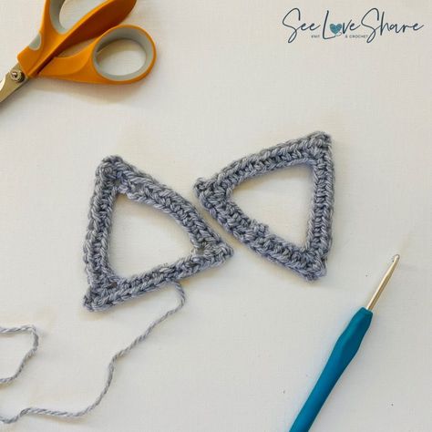 Crochet Star Of David Free Pattern, Crochet Hanukkah Ornaments, Jewish Crochet Patterns Free, Chanukah Crochet Patterns, Crochet Star Of David, Crochet Star Of David Pattern, Crochet Hannukah Decorations, Star Of David Crochet Pattern, Crochet Hanukkah