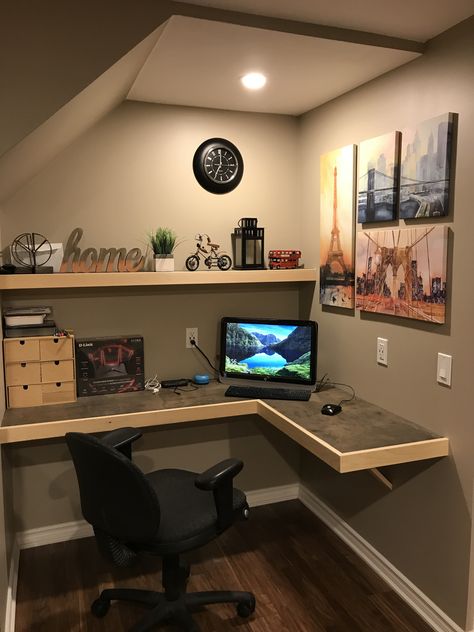 Under Stair Study Nook, Under Stairs Office Ideas Desk Areas, Under Stair Bedroom, Home Office Under The Stairs, Cloffice Under Stairs, Study Nook Under Stairs, Office Space Under Stairs, Study Under Stairs, Understairs Desk Nook