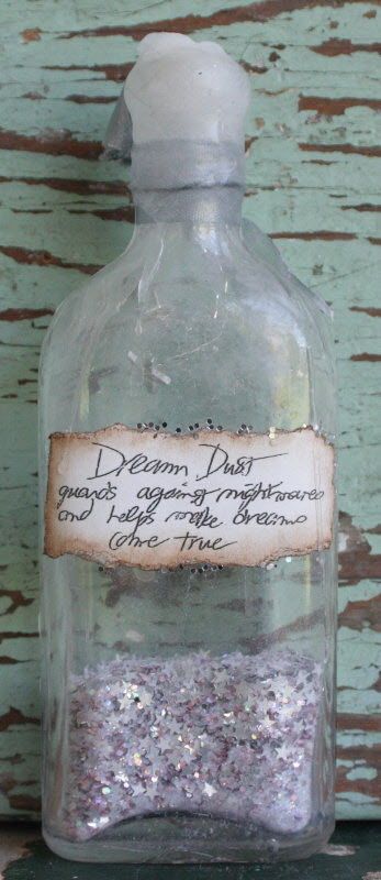 Dream Dust – guards against nightmares and helps dreams come true. Mystical Wedding, Room Ideas Inspiration, Potion Kit, Dream Jar, Toys Room, Handkerchief Crafts, Halloween Doodles, Enchanted Cottage, Witchy Tips