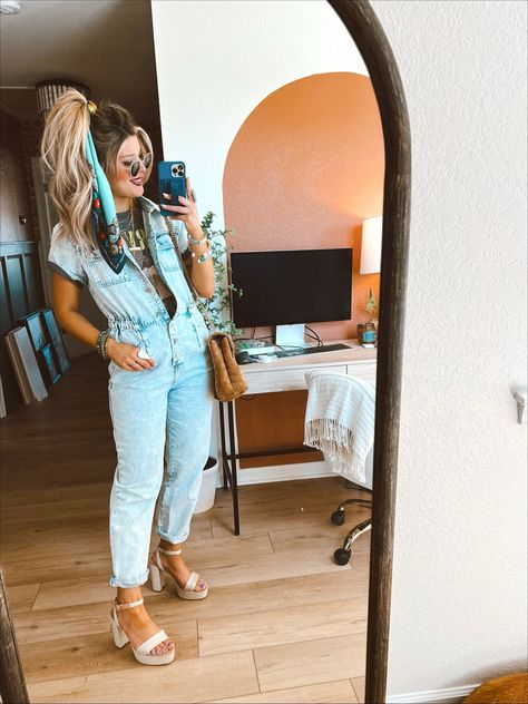 Western Outfit Aesthetic, Jumpsuit Outfit Fall, Denim Jumpsuit Outfit, Trendy Mom Outfits, Fall Attire, Diary Entry, Nashville Outfits, Mommy Style, Jumpsuit Outfit