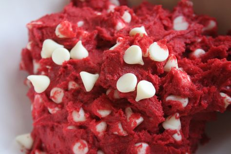 How to Make Homemade Edible Red Velvet Cookie Dough Red Velvet Cookie Dough, Gluten Free Red Velvet, Eggless Cookie Dough, Edible Cookie Dough Recipe, Future Chef, Raw Cookie Dough, White Chocolate Chip, Edible Cookies, Cookie Dough Recipes