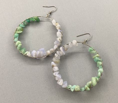 Chip Bead Jewelry, Aventurine Earrings, Chip Earrings, Lucite Flower Earrings, Beaded Jewelry Earrings, Pastel Earrings, Crystal Bead Jewelry, Ombre Earrings, Wire Jewellery