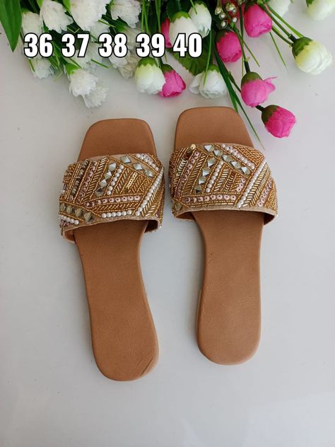 Diy Sliders, Sliders For Women, Diy Footwear, Indian Wedding Shoes, Summer Wedding Shoes, Wedding Shoes Sandals, Fancy Sandals, Diy Sandals, Pretty Sandals