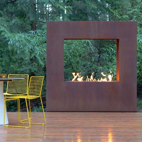 Rustic Outdoor Fireplaces, Fire Pit Gallery, Modern Outdoor Fireplace, Design Camino, Natural Gas Fireplace, Outdoor Fireplace Designs, Fireplace Lighting, Fire Pit Designs, Fire Features