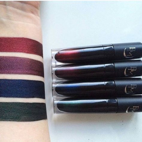 Moon Cosmetics, Black Moon Cosmetics, Lip Logo, Latest Makeup Trends, Celebrity Makeup Looks, Makeup Artist Logo, Lipstick Brands, Gothic Makeup, Black Moon