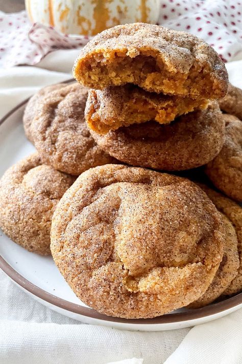 Pumpkin cookies are the ultimate fall treat – these pumpkin cookies are chewy on the inside with a sugar and pumpkin spice topping! Fun Fall Desserts, Small Batch Cookie Recipe, Small Batch Cookies, Pumpkin Pie Spice Mix, Quick Cookies, Pumpkin Cookie, Pumpkin Spice Cookies, Pumpkin Chocolate Chip Cookies, Favorite Cookie Recipe