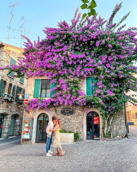 Sirmione Lake Garda, Sirmione Italy, Vacation Captions, Italy Street, Different Points Of View, Packing List For Vacation, Points Of View, Vacation Mood, Travel Outfit Summer