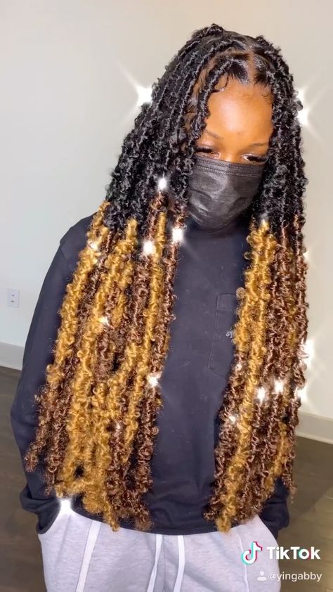 Ombre Butterfly Locs, Big Box Braids, Big Box Braids Hairstyles, Faux Locs Hairstyles, Back To School Hairstyles, Ombre Effect, Pretty Braided Hairstyles, Faux Locs, Hairstyles For School