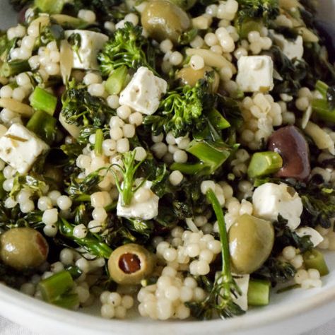 Super Clean Dinner Recipes, Broccolini Salad, Simple Couscous Recipes, April Recipes, Salad With Olives, Christmas Salads, Couscous Salad, Quick Recipes, Soup And Salad