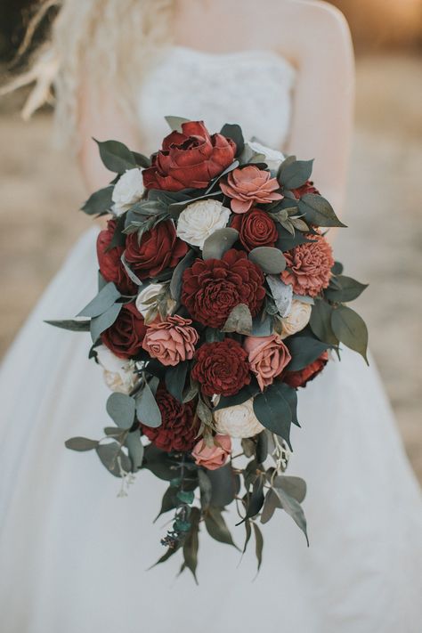 Flower Alternatives: Sola Wood Flowers Wooden Flower Bouquet, Diy Your Wedding, Flower Boquet, Wood Flower Bouquet, Fully Booked, Wood Flowers, Wooden Flowers, Wooden Wedding, Wedding In The Woods