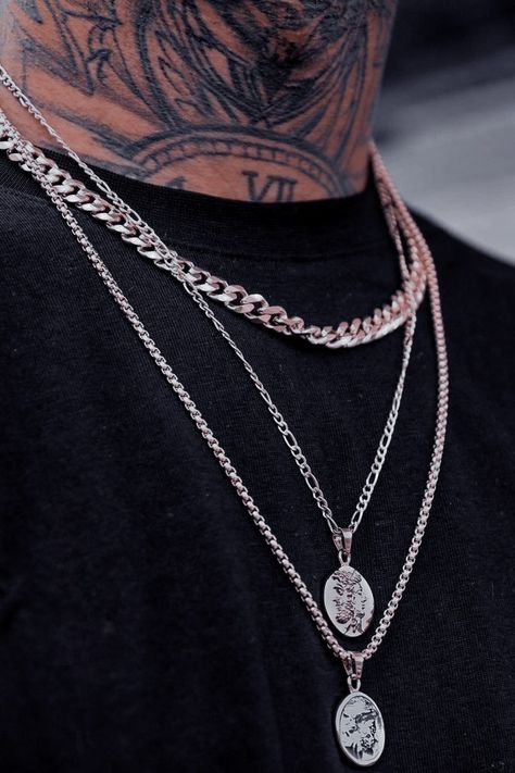 Mens Streetwear Outfits, Chains Aesthetic, Techno Outfit, Men Necklaces, Dark Clothing, Turtle Neck Men, Dark Outfits, Mens Jewelry Necklace, Layered Chains