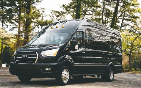 ** PRICE DROP ** VIN: 1FBVU4XGXLKA58585 Located in Atlanta GA and ready to sell! FORD TRANSIT 350 XLT HD EXTENDED HIGH ROOF 15 PASSENGER VAN! Clean title, One Owner OWNED, Backup Camera, Dashcam, Power Windows and Locks, Bluetooth Handsfree Calling, Cruise Control. Agate Black Metallic RWD 10-Speed Automatic with Overdrive. 15 Passenger Van, Used Camper Vans, Passenger Van, Ford Van, Van For Sale, Camper Vans, Backup Camera, Cruise Control, Ford Transit