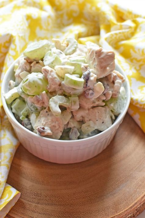 Savory Chicken Salad Recipe, Salad With Grapes, Chicken Salad With Grapes, Delicious Chicken Salad, Grape Recipes, Walnut Recipes, Grape Salad, Tasty Chicken, Chicken Salad Recipe