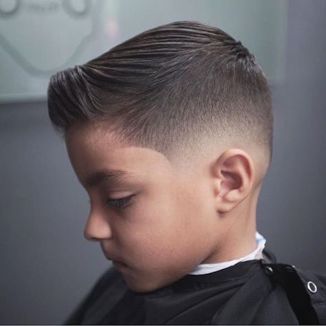 Kids Fade Haircut, Cool Kids Haircuts, Cool Hairstyles For Boys, Boys Fade Haircut, Baby Haircut, Round Face Men, Boy Haircuts Short, Toddler Haircuts