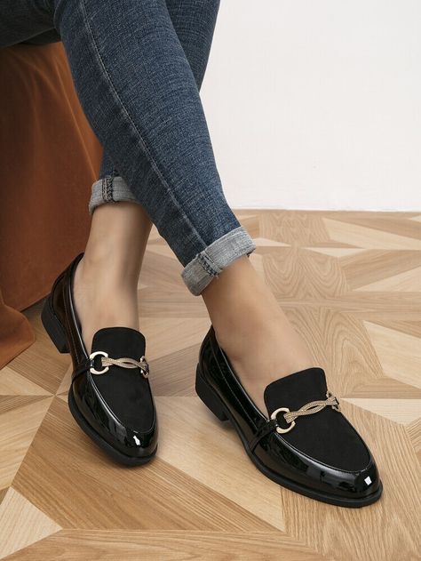 Black Loafers Women's, Work Flats Shoes, Elegant Office Wear, Black Loafer Shoes, Loafers Women, Casual Outfits For Moms, Work Shoes Women, Comfort Shoes Women, Loafer Shoes Women