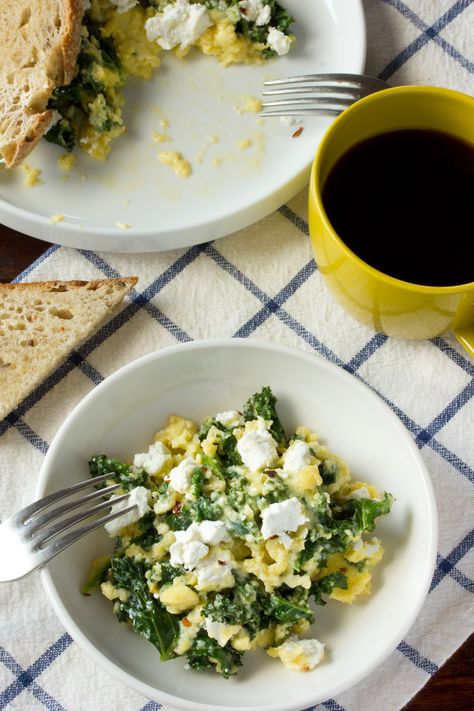 Which type of egg you lke/https://goo.gl/vju31O East Meals, Egg Breakfast Recipes Easy, Green Breakfast, Lunch Appetizers, Warm Breakfast, Egg Recipes For Breakfast, Mini Pizza, Swiss Chard, Personality Test