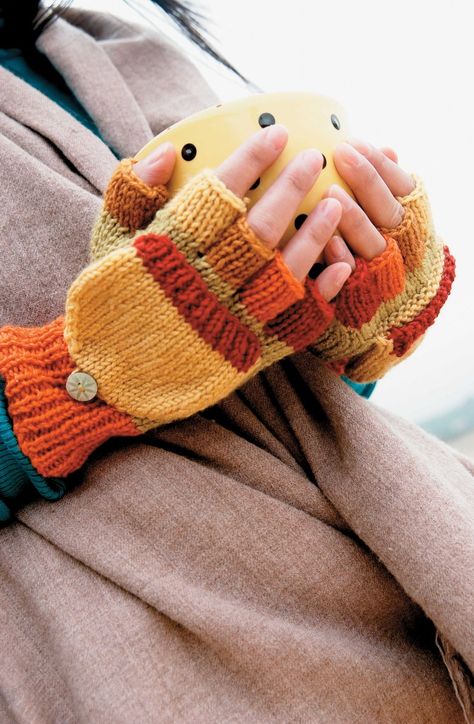 Diy Fingerless Gloves, Knitting Gloves, Knitting Gloves Pattern, Elegant Gloves, Button Magnets, Gloves Pattern, Fingerless Mitts, Crochet Mittens, Fingerless Gloves Knitted