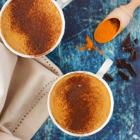 Turmeric Infused Healthy Hot Chocolate A healthy hot chocolate loaded with all the superfoods needed to give your body a little boost. Hot Tumeric Drink, Turmeric Hot Chocolate Recipe, Turmeric Hot Chocolate, Turmeric Chocolate, Coco Drink, Healthy Hot Chocolate, Dark Cacao, Warm Drinks, Healthy Nutrition