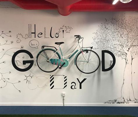 Barcelona, Spain, "HELLO!..... Have a good day!", creative by Carmine Cremonese, pinned by Ton van der Veer Bike Coffee Shop, Bicycle Cafe, Bar Deco, Decoration Vitrine, Bicycle Decor, Bike Store, Coffee Shop Design, Cafe Wall, Summer Decorating Ideas