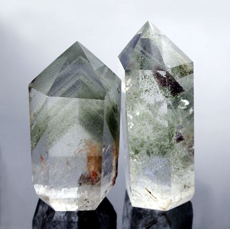 Green Phantom Quartz Meanings Elestial Quartz Crystal Meaning, Green Phantom Quartz Meaning, Ghost Phantom Quartz, Crystals Smokey Quartz, Crystal Seashells, Crystal Altar, Charge Crystals, Minerals Crystals Rocks, Stone World