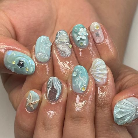 @mochibyhani • Instagram photos and videos Short Mermaid Nails, Mermaid Nails Short, Mermaidcore Nails, Mermaid Nails Design, Starfish Nails, Nails Mermaid, Summer Nail Art Ideas, Ocean Nail, May Nails