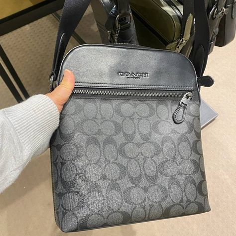 👍Coach man Bag to grab $298 check all other items https://cadysdeluxe.com/collections/for-him Coach Men, On Instagram, Quick Saves, Instagram