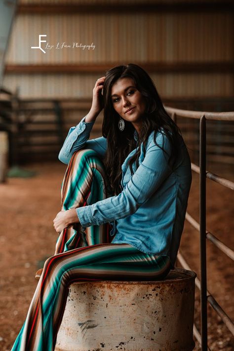 I love working with western lifestyle models who rep for western brand companies and this shoot was amazing! Rodeo Fashion | Boots | Horses | Rodeo | Cowgirls | Rodeo Arena Senior Pictures, Rodeo Arena Photoshoot, Cowboy Photoshoot Ideas, Western Model Photography, Western Photography Ideas, Arena Photoshoot, Senior Picture Ideas Western, Rodeo Photoshoot, Western Senior Picture Ideas