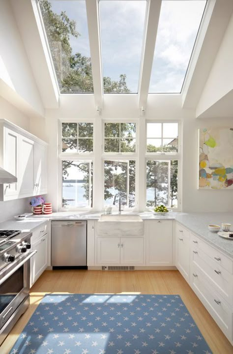 Skylight above the Kitchen, letting in lots of natural light. Skylight Design, Skylight Kitchen, Natural Home Decor, Style At Home, Design Case, Beautiful Kitchens, Contemporary Kitchen, Home Fashion, 인테리어 디자인