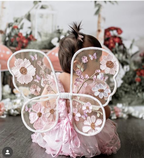 Fairy smash cake 🎂🌸🧚 such a fun idea Thanks for sharing @_chloedorann #fairyfirstbirthday #smashthecake #fairywings Fairy Smash Cake, Birthday Outfits, First Birthday Outfits, Thanks For Sharing, Fairy Wings, Smash Cake, Cake Smash, Birthday Outfit, First Birthday