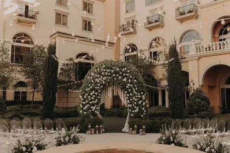 Best Wedding Venues in Las Vegas of 2022 Las Vegas Spa, Vegas Wedding Venue, Las Vegas Wedding Venue, Nevada Wedding, Lake Las Vegas, Lakeside Resort, Las Vegas Resorts, Lake Tahoe Weddings, Las Vegas Wedding