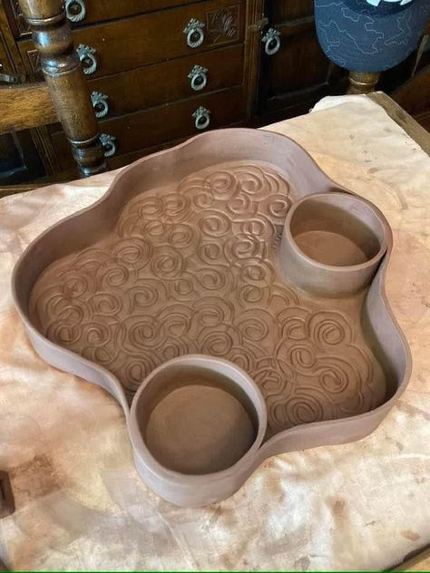 Handbuilding Pottery Ideas Templates, Clay Platters Ideas, Handmade Ceramic Vase Ideas, Advanced Pottery, Pottery Chip And Dip, Vases Design, Dip Bowls, Clay Classes, Ceramics Pottery Bowls