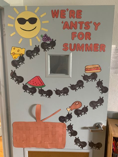 May Window Display Ideas Preschool, May Classroom Door, Summer Bulliten Board Ideas Easy, Bulletin Board Ideas For Summer, Daycare Window Ideas, Summer Infant Door Ideas, June Preschool Door Ideas, June Door Decorations Preschool, Summer Window Display Preschool