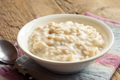 Lose Belly Fat with These 10 Foods | The Leaf Nutrisystem Healthy Carbs List, Slow Cooker Oatmeal Recipes, Oatmeal Benefits, Carbs List, Oatmeal For Breakfast, Easy To Digest Foods, Slow Cooker Oatmeal, Coconut Oatmeal, Complex Carbs