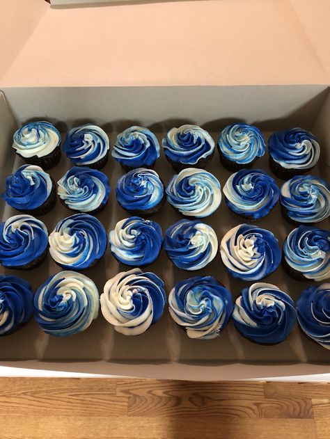 Penn State Cupcake Ideas, Sweet 16 Blue And Silver Theme, Denim And Diamonds Birthday Party, Blue And Black Sweet 16, Dark Blue Cupcakes, Blue And Silver Cupcakes, Denim Cupcakes, Navy Blue Cupcakes, Dark Blue Food