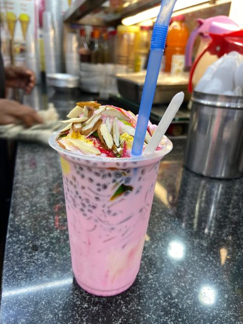 Faluda Ice Cream Photography, Faluda Ice Cream Snapchat, Falooda Snap, Falooda Photography, Faluda Drink, Faluda Ice Cream, Faluda Recipe, Silk Oreo, Cadbury Celebrations