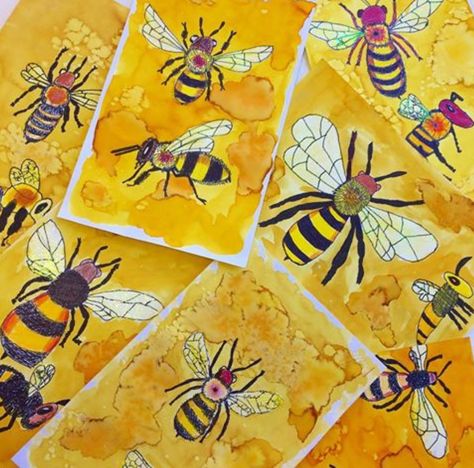 Painted Paper Art, Mini Beasts, Bumble Bee Art, Summer Art Projects, Spring Art Projects, 6th Grade Art, 5th Grade Art, Bug Art, Art Lessons For Kids