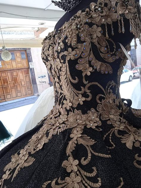 Masquerade Quince Dress, Black Quinceanera Dresses With Gold, Black And Gold Quince Dress, Masquerade Quinceanera Ideas, Black Quinceanera Theme, Gold Quince Dress, Sweet 15 Ideas, Black Quinceanera, Ethereal Fashion