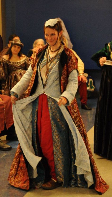 Persian Dress, Persian Clothing, Persian Dance, Middle Eastern Clothing, Mens Garb, Sca Garb, Cl Fashion, Ancient Dress, Medieval Garb