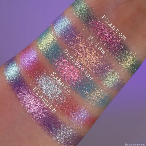 Iridescent Eyeshadow Palette, Multichrome Eyeshadow Looks, Holographic Eyeshadow, Iridescent Eyeshadow, Multichrome Eyeshadow, Sparkle Eyeshadow, Skin Tone Makeup, Holographic Makeup, Galaxy Makeup