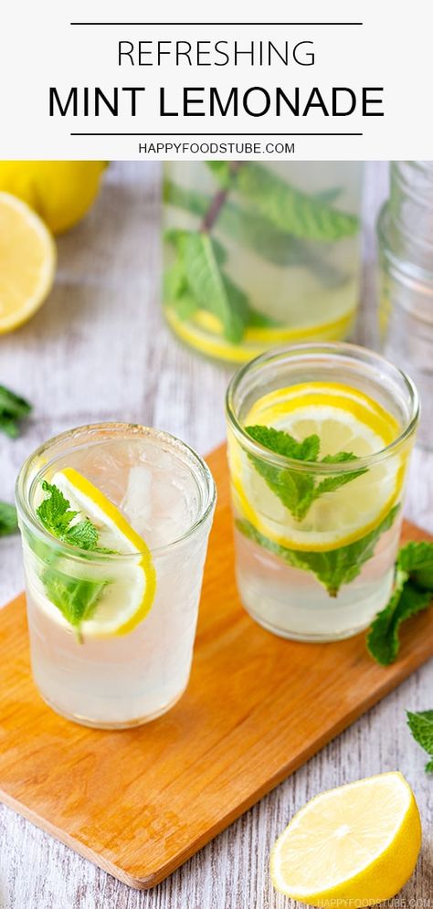 This homemade mint lemonade is refreshing, tasty and perfect for summer parties. This summer drink is made with fresh lemon juice and fresh mint and only takes minutes to make. #happyfoodstube #mint #lemonade #drink #healthy #detox #refreshing Mint Lemonade Recipe, Mint Drink, Lemonade Drink, Mint Cocktails, Drink Healthy, Virgin Mojito, Mint Lemonade, Mint Mojito, Lemon Drink